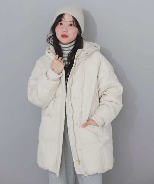 le.coeur blanc(ルクールブラン)の「ストレッチフードミドルダウン(ダウンジャケット/コート・レディース・ブラック/アイボリー・38)」の21枚目の写真