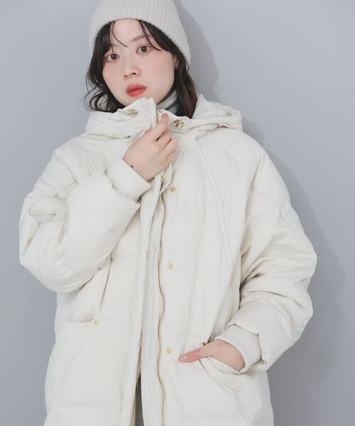 le.coeur blanc(ルクールブラン)の「ストレッチフードミドルダウン(ダウンジャケット/コート・レディース・ブラック/アイボリー・38)」の22枚目の写真