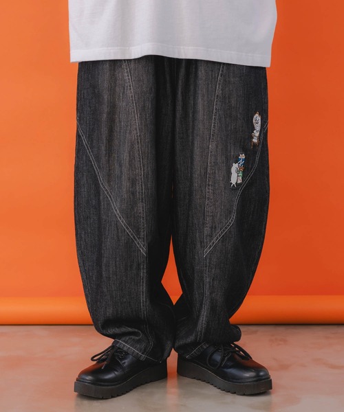 ScoLar Parity（スカラーパリティ）の「353117：虚無ストアでお買い物 刺繍パンツ（デニムパンツ・レディース・ブラック/ベージュ/ブルー・M）」の5枚目の写真