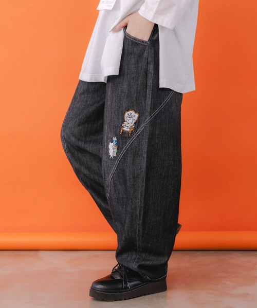 ScoLar Parity（スカラーパリティ）の「353117：虚無ストアでお買い物 刺繍パンツ（デニムパンツ・レディース・ブラック/ベージュ/ブルー・M）」の6枚目の写真