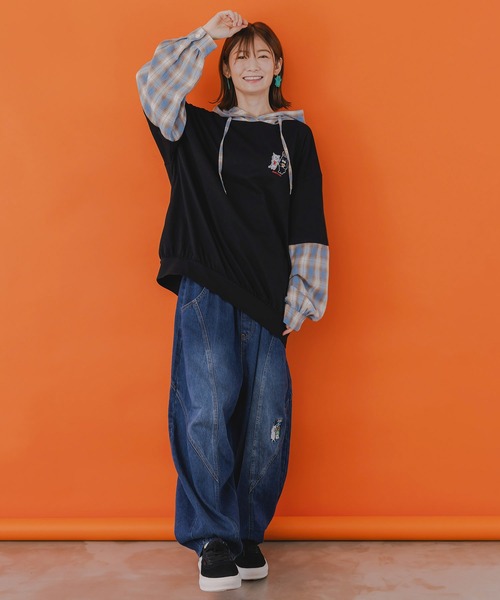 ScoLar Parity（スカラーパリティ）の「353117：虚無ストアでお買い物 刺繍パンツ（デニムパンツ・レディース・ブラック/ベージュ/ブルー・M）」の12枚目の写真