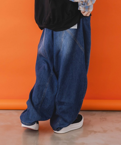 ScoLar Parity（スカラーパリティ）の「353117：虚無ストアでお買い物 刺繍パンツ（デニムパンツ・レディース・ブラック/ベージュ/ブルー・M）」の13枚目の写真