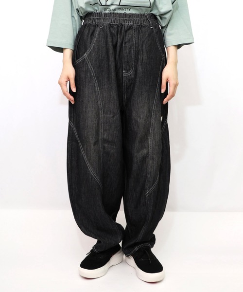 ScoLar Parity（スカラーパリティ）の「353117：虚無ストアでお買い物 刺繍パンツ（デニムパンツ・レディース・ブラック/ベージュ/ブルー・M）」の14枚目の写真