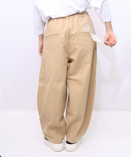 ScoLar Parity（スカラーパリティ）の「353117：虚無ストアでお買い物 刺繍パンツ（デニムパンツ・レディース・ブラック/ベージュ/ブルー・M）」の22枚目の写真