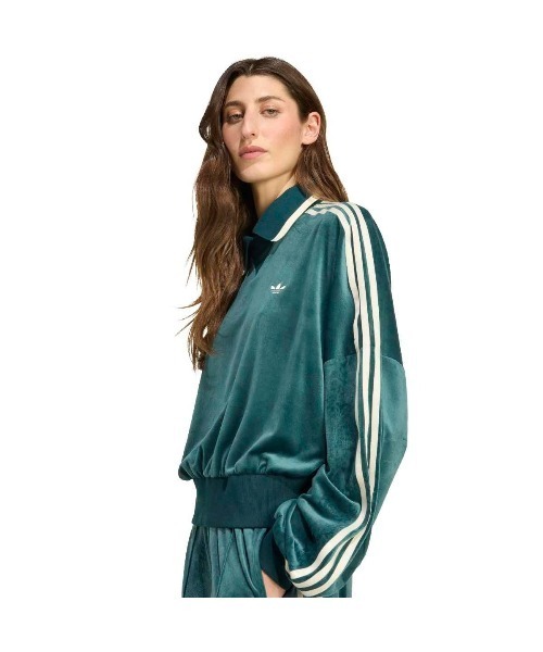 adidas(アディダス)の「adidas Originals adidas Originals × Liberty London Embossed Velvet Sweatshirt(アディダスオリジナルス アディダス オリジナルス × リバティ ロンドン エンボス加工 ベルベット スウェットシャツ)(スウェット・レディース・グリーン系・SMALL/MEDIUM/LARGE/X-SMALL)」の3枚目の写真