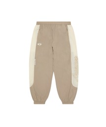A BATHING APE｜アベイシングエイプのパンツ（ナイロン）通販