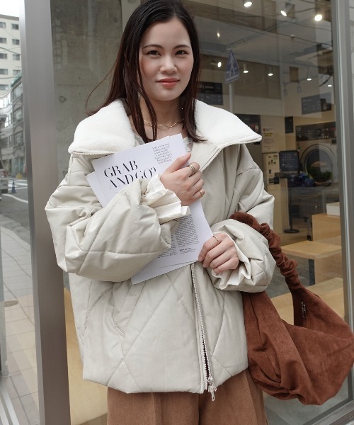 CORNERS(コーナーズ)の「コーデを考えなくていい、主役アウター。ビンテージプリントフェイクレザーブルゾン(ダウンジャケット/コート・レディース・アイボリー/ブラック/ブラウン・M)」の22枚目の写真