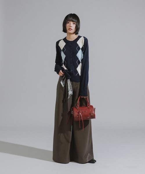 Chick（チック）の「Wood Bead Cord with Bandana Faux Leather Flare Wide Pants / バンダナ付きウッドビーズコード フェイクレザー フレアワイドパンツ 暖パン（その他パンツ・レディース・ブラック/ブラウン・FREE）」の6枚目の写真