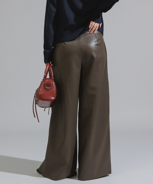 Chick（チック）の「Wood Bead Cord with Bandana Faux Leather Flare Wide Pants / バンダナ付きウッドビーズコード フェイクレザー フレアワイドパンツ 暖パン（その他パンツ・レディース・ブラック/ブラウン・FREE）」の14枚目の写真
