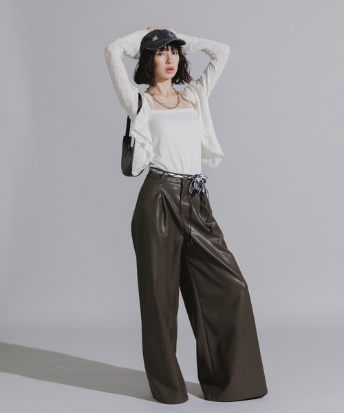 Chick（チック）の「Wood Bead Cord with Bandana Faux Leather Flare Wide Pants / バンダナ付きウッドビーズコード フェイクレザー フレアワイドパンツ 暖パン（その他パンツ・レディース・ブラック/ブラウン・FREE）」の16枚目の写真
