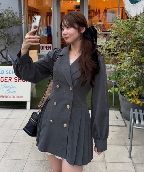 continuer de NICE CLAUP（コンティニューデナイスクラップ）の「テーラードミニプリーツワンピース（ワンピース・レディース・チェック/ブラウン/トップグレー・FREE）」の2枚目の写真