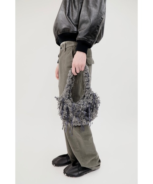 OUAT（オーユーエーティー）の「PABLO MICRO FRINGE BAG（ハンドバッグ・メンズ・グレー/オフホワイト/ブラウン・0）」の5枚目の写真