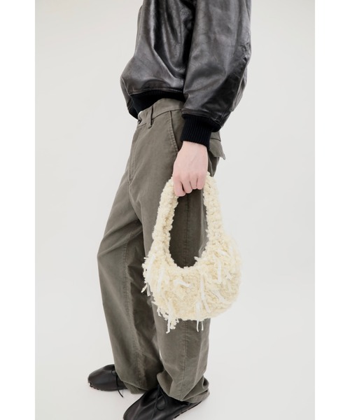 OUAT（オーユーエーティー）の「PABLO MICRO FRINGE BAG（ハンドバッグ・メンズ・グレー/オフホワイト/ブラウン・0）」の4枚目の写真