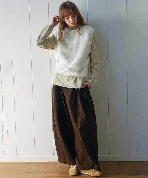 ELOOPS（イーループス）の「【ELOOPS】シャギーアルパカクルーネッククロップド丈ニットベスト（ベスト・レディース・アイボリー/ライラック/グレー/ブラウン・FREE）」の13枚目の写真