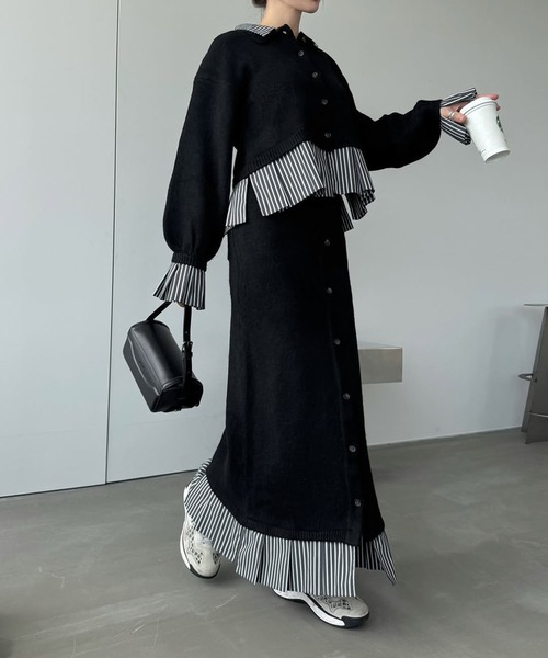 WILLFULLY（ウィルフリー）の「pleats docking button slit pencil knit SK（スカート・レディース・ブラック/チャコール/ダークブラウン・FREE）」の2枚目の写真