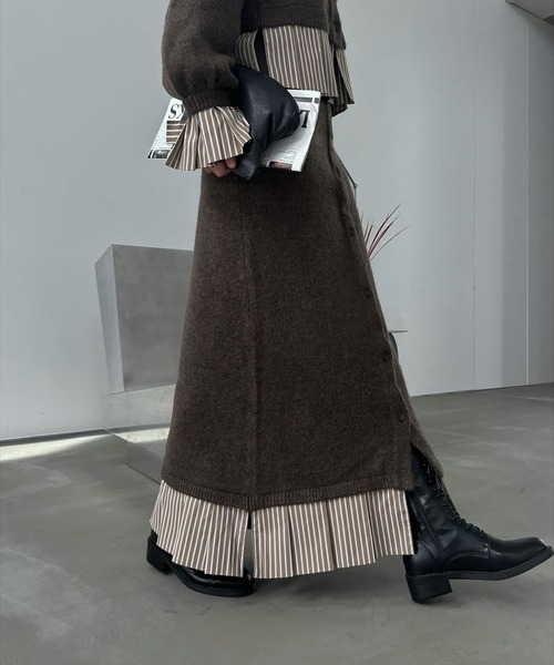 WILLFULLY（ウィルフリー）の「pleats docking button slit pencil knit SK（スカート・レディース・ブラック/チャコール/ダークブラウン・FREE）」の6枚目の写真