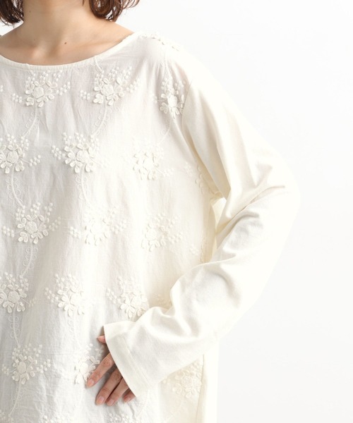 studio CLIP（スタディオクリップ）の「3DレースロングスリーブTシャツ（Tシャツ/カットソー・レディース・オフホワイト/ライトグレー/ネイビー・FREE）」の20枚目の写真