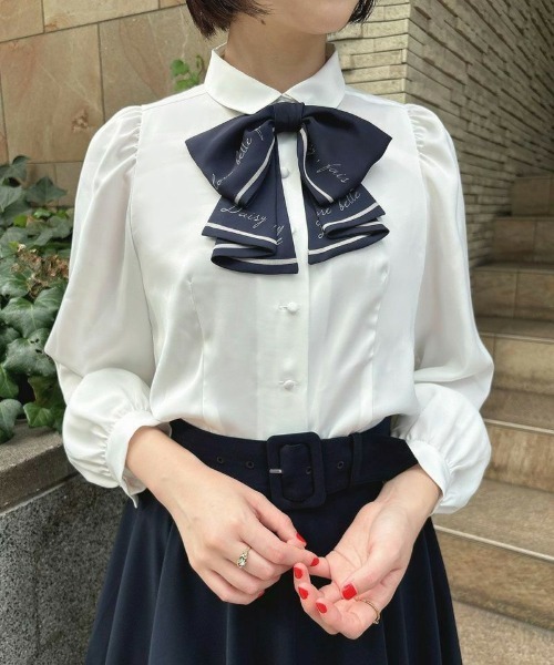 an another angelus（アンアナザーアンジェラス）の「スカーフ風ラッフルリボンタイ付き長袖ブラウス（シャツ/ブラウス・レディース・ベージュ/オフホワイト・FREE）」の10枚目の写真