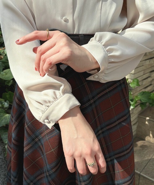 an another angelus（アンアナザーアンジェラス）の「スカーフ風ラッフルリボンタイ付き長袖ブラウス（シャツ/ブラウス・レディース・ベージュ/オフホワイト・FREE）」の16枚目の写真