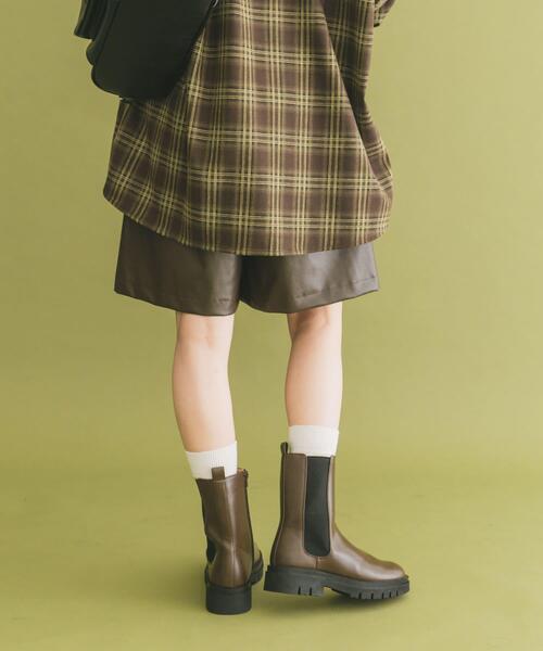 ITEMS URBANRESEARCH(アイテムズ アーバンリサーチ)の「ハーフレザーパンツ(その他パンツ・レディース・ブラウン/ブラック・FREE)」の18枚目の写真