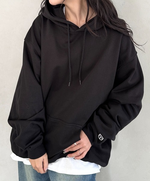 NEWTRAL PRODUCTS(ニュートラルプロダクツ)の「NEWTRAL(ニュートラル)/216 11.2oz Standard Emblem PO Hoodie/オーバーサイズ 裏毛 起毛なし 無地 ワッペン ワンポイント スウェット パーカー フーディー(パーカー・レディース・ブラック/グレー/ホワイト/ネイビー・S/M/XL/XXL/L)」の2枚目の写真