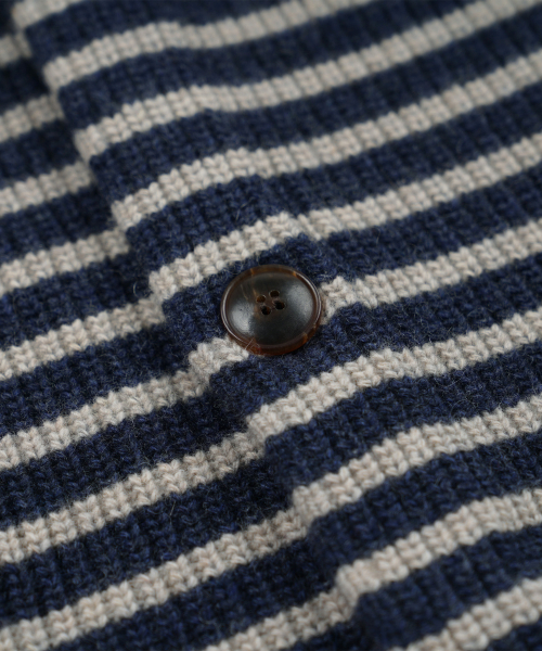 FRIZMWORKS(フリズムワークス)の「WOOL STRIPE ROUND CARDIGAN _ NAVY(カーディガン/ボレロ・メンズ・その他・X-LARGE/SMALL/MEDIUM/LARGE)」の4枚目の写真