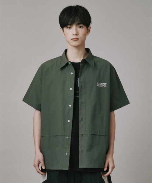 Verdnt（バーダント）の「オーバーフィットナイロンフラップシャツ[カーキ]（シャツ/ブラウス・レディース・カーキ・SMALL/MEDIUM/LARGE）」の2枚目の写真