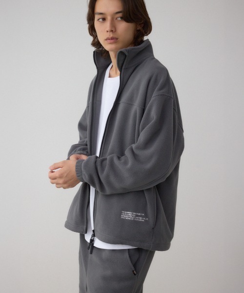 AZUL by moussy(アズールバイマウジー)の「SHELTECH マイクロフリースブルゾン(ブルゾン・メンズ・グレー/ブラック・MEDIUM/LARGE)」の2枚目の写真