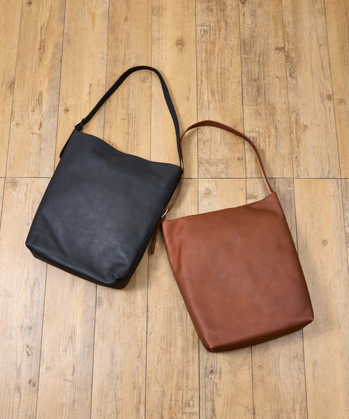 A_W（アウ）の「A_W アウ / ONE HANDLE TOTE 姫路産ステアレザーショルダーバッグ 牛革 / AB-014（ショルダーバッグ・メンズ・ブラック/ブラウン・FREE）」の11枚目の写真