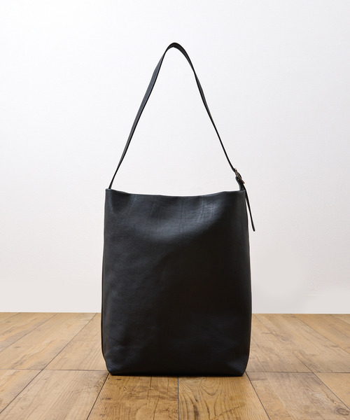 A_W（アウ）の「A_W アウ / ONE HANDLE TOTE 姫路産ステアレザーショルダーバッグ 牛革 / AB-014（ショルダーバッグ・メンズ・ブラック/ブラウン・FREE）」の22枚目の写真