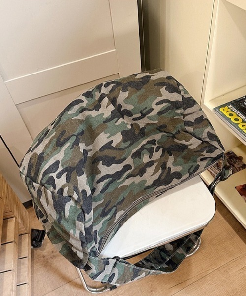 yuue' ( wear )(ユーイ)の「大容量キャンバスショルダーバッグ/迷彩レオパード/A4サイズ対応(ショルダーバッグ・レディース・カモフラージュ/レオパード・FREE)」の19枚目の写真