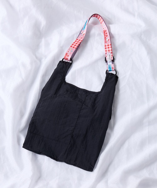 ROOTOTE（ルートート）の「【ROOTOTE】IP.Rsmid.サンリオキャラクターズA（ショルダーバッグ・レディース・ブラック/グレイッシュベージュ/ブラウン/ブルー・FREE）」の7枚目の写真