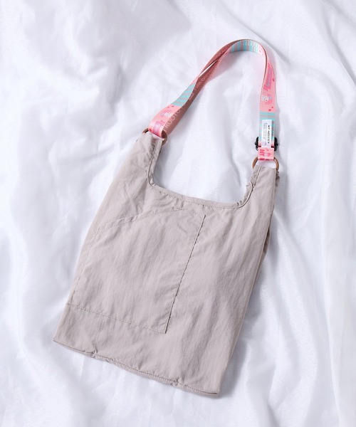 ROOTOTE（ルートート）の「【ROOTOTE】IP.Rsmid.サンリオキャラクターズA（ショルダーバッグ・レディース・ブラック/グレイッシュベージュ/ブラウン/ブルー・FREE）」の14枚目の写真