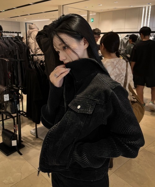 COSYHARU（コシハル）の「ブラックデニム+ニットコンビジャケット（ブルゾン・メンズ・ブラック・LARGE/MEDIUM）」の4枚目の写真