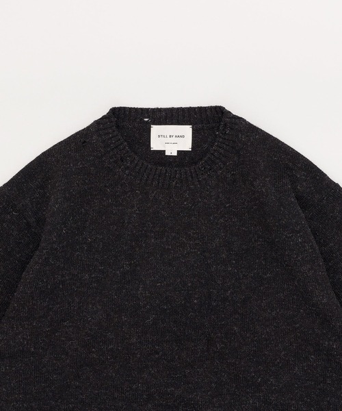STILL BY HAND(スティルバイハンド)の「【STILL BY HAND】Punched shetland sweater(スウェット・メンズ・ダークグレー/カーキ・46/48)」の3枚目の写真