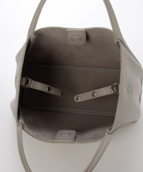 cache cache(カシュ カシュ)の「カシュカシュ cachechche / 通しハンドルシュリンク横長トート(トートバッグ・レディース・ライトグレー/チョコ/ブラック/ブルー・FREE)」の20枚目の写真