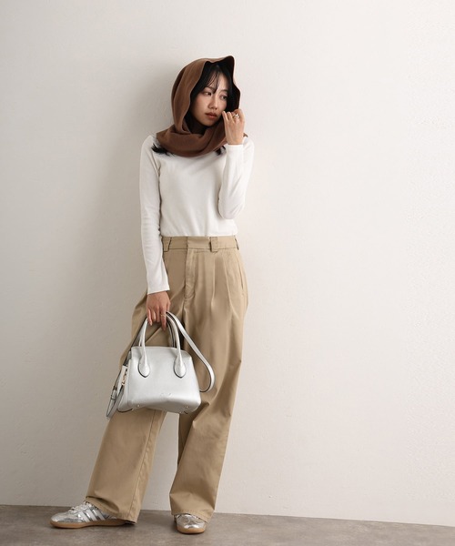 ElegChic(エレグシック)の「ロング スリーブコンパクトTシャツ(Tシャツ/カットソー・レディース・グレー/ブラック/グレー系1/ベージュ/オフホワイト・M/4L/XXL/XL/L)」の2枚目の写真