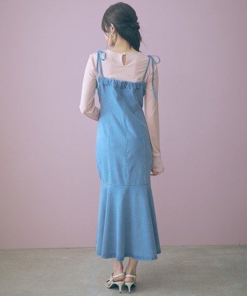 marun（マルン）の「＜大きいサイズ＞カットデニムキャミワンピース marun（ワンピース・レディース・ライトブルー/ブルー・L/5L/4L/3L/LL）」の4枚目の写真
