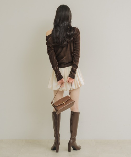 NEUNA(ヌナ)の「ベロアバルーンミニスカート(スカート・レディース・ブラウン/ブラック/アイボリー・MEDIUM/SMALL/X-LARGE/LARGE)」の15枚目の写真