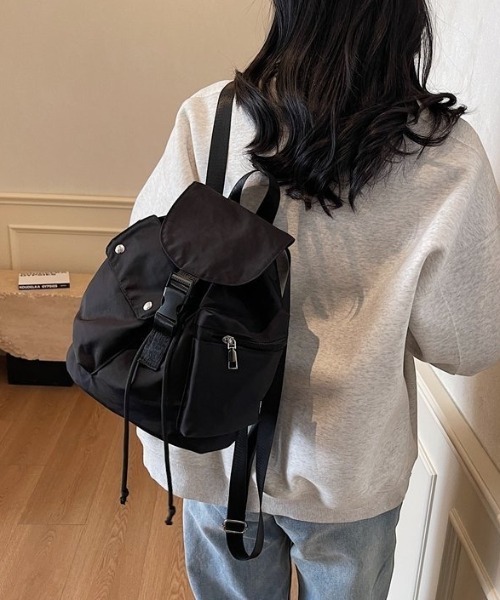 yuue' ( wear )（ユーイ）の「軽量マルチポケットコンパクトリュックサック（バックパック/リュック・レディース・ブラック・FREE）」の6枚目の写真