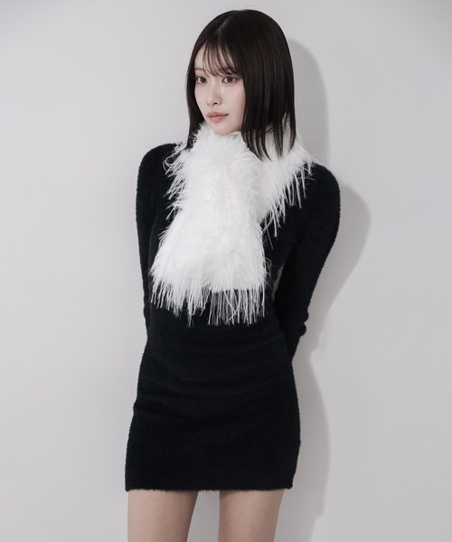 me+em select（ミームセレクト）の「【 ２color 】シャギーフェイクファーボリュームロングマフラー ／ shaggy fake fur volume long muffler（マフラー・レディース・ホワイト/ブラック・FREE）」の10枚目の写真