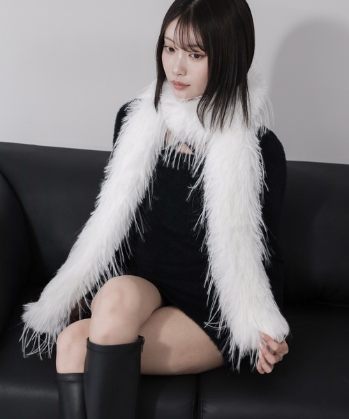 me+em select（ミームセレクト）の「【 ２color 】シャギーフェイクファーボリュームロングマフラー ／ shaggy fake fur volume long muffler（マフラー・レディース・ホワイト/ブラック・FREE）」の11枚目の写真