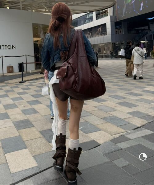 BLACKPURPLE(ブラックパープル)の「マックスポート ビキ バッグ MaxxPort Vicky Bag_Crack Brown(ショルダーバッグ・レディース・ブラウン・FREE)」の12枚目の写真