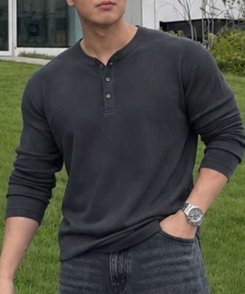 MINDBRIDGE(マインドブリッジ)の「ワッフルヘンリーネックデイリーTシャツ - 4色(Tシャツ/カットソー・メンズ・ブラック/グレー/ホワイト/チャコールグレー・95/100/105/110)」の8枚目の写真