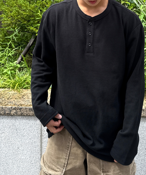 MINDBRIDGE(マインドブリッジ)の「ワッフルヘンリーネックデイリーTシャツ - 4色(Tシャツ/カットソー・メンズ・ブラック/グレー/ホワイト/チャコールグレー・95/100/105/110)」の15枚目の写真