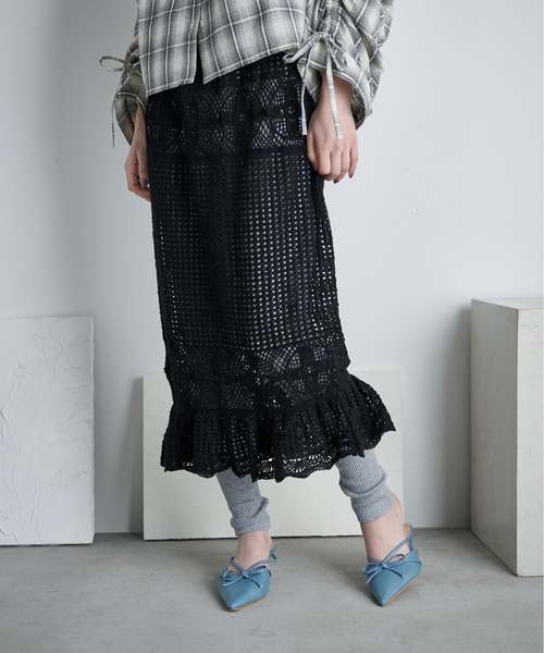 THE YOn（ザヨン）の「コットンクロシェマーメイドスカート（スカート・レディース・アイボリー/ブラック・FREE）」の5枚目の写真