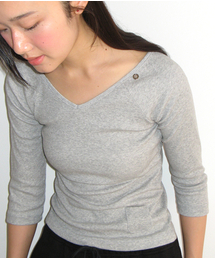 MINI POCKET V NECK T SHIRT GREY