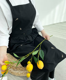 SHININGHOME（シャイニングホーム）の「ルナペピ純綿刺繍ロング防水エプロン2カラー（エプロン）」