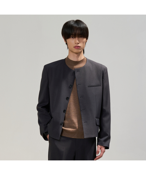 HYOJI(ヒョージ)の「ノーカラークロップブレザー (F01-3カラー)(テーラードジャケット・メンズ・ブラウン/チャコール/ブラック・XL/L/M)」の2枚目の写真