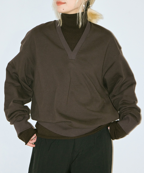 CITYSHOP（シティーショップ）の「《追加2》V-NECK スウェット（スウェット・レディース・グレー/ブラウン・FREE）」の2枚目の写真